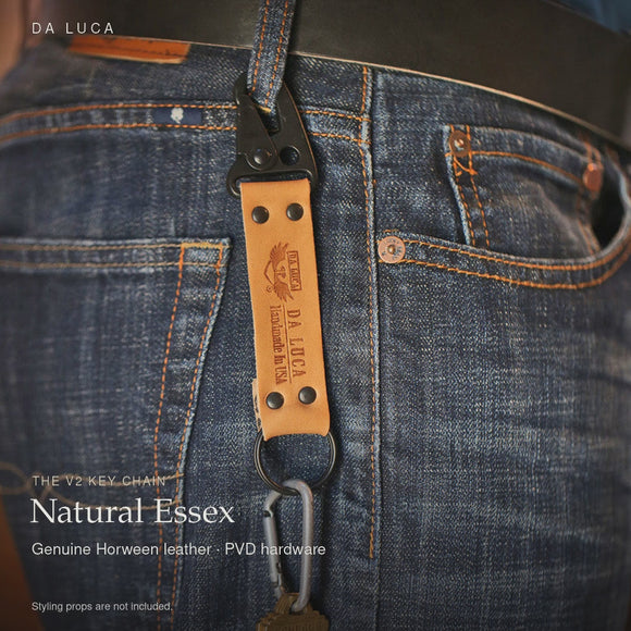 DA LUCA Leather V2 Key Chain - Natural Essex (PVD). Official product film with readable details. #Color_Natural Essex (Key-Pvd)