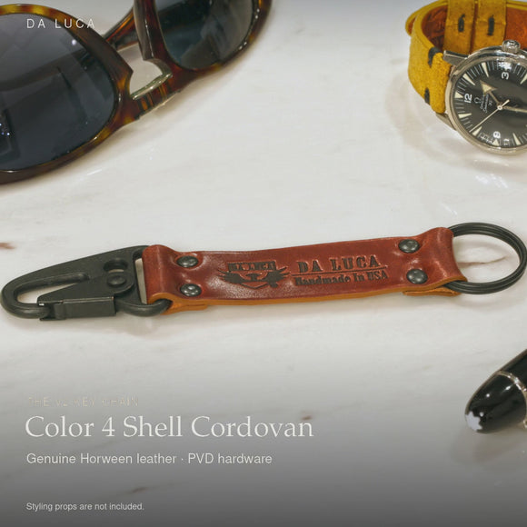 DA LUCA Leather V2 Key Chain - Color 4 Shell Cordovan (PVD). Official product film with readable details. #Color_Color 4 Shell Cordovan (Key-Pvd)