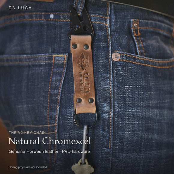 DA LUCA Leather V2 Key Chain - Natural Chromexcel (PVD). Official product film with readable details. #Color_Natural Chromexcel (Key-Pvd)