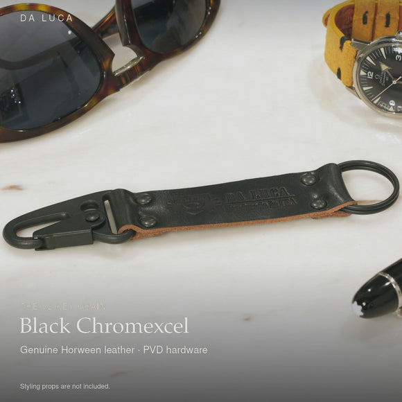 DA LUCA Leather V2 Key Chain - Black Chromexcel (PVD). Official product film with readable details. #Color_Black Chromexcel (Key-Pvd)